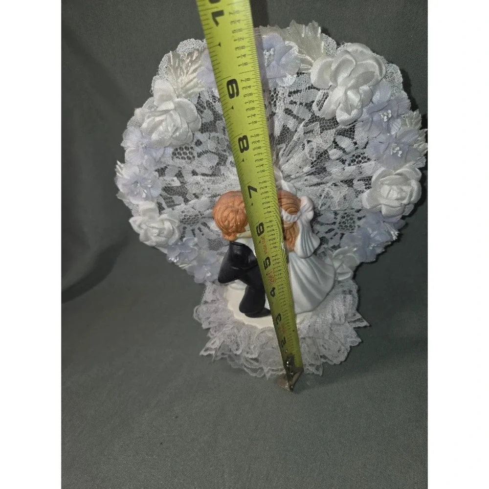 Vintage Coast Novelty Wedding Cake Topper Kissing Bride Groom Lace Arch 9 Inch